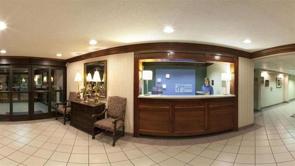 Holiday Inn Express Hotel Fort Campbell-Oak Grove By Ihg Eksteriør bilde