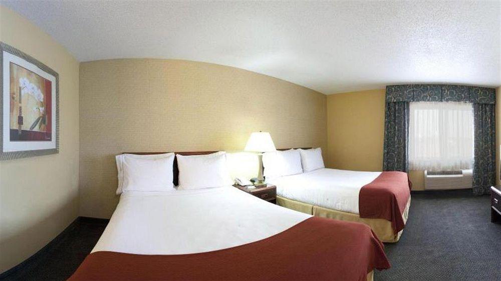 Holiday Inn Express Hotel Fort Campbell-Oak Grove By Ihg Eksteriør bilde