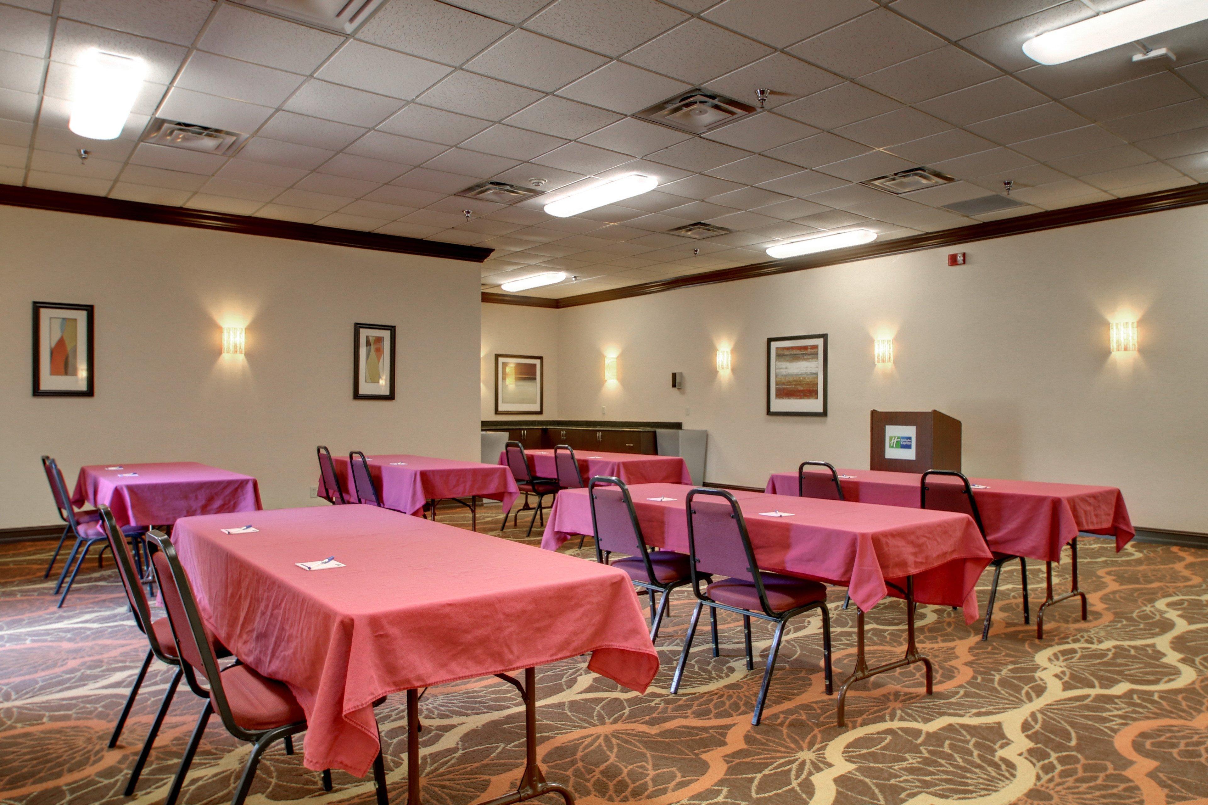 Holiday Inn Express Hotel Fort Campbell-Oak Grove By Ihg Eksteriør bilde