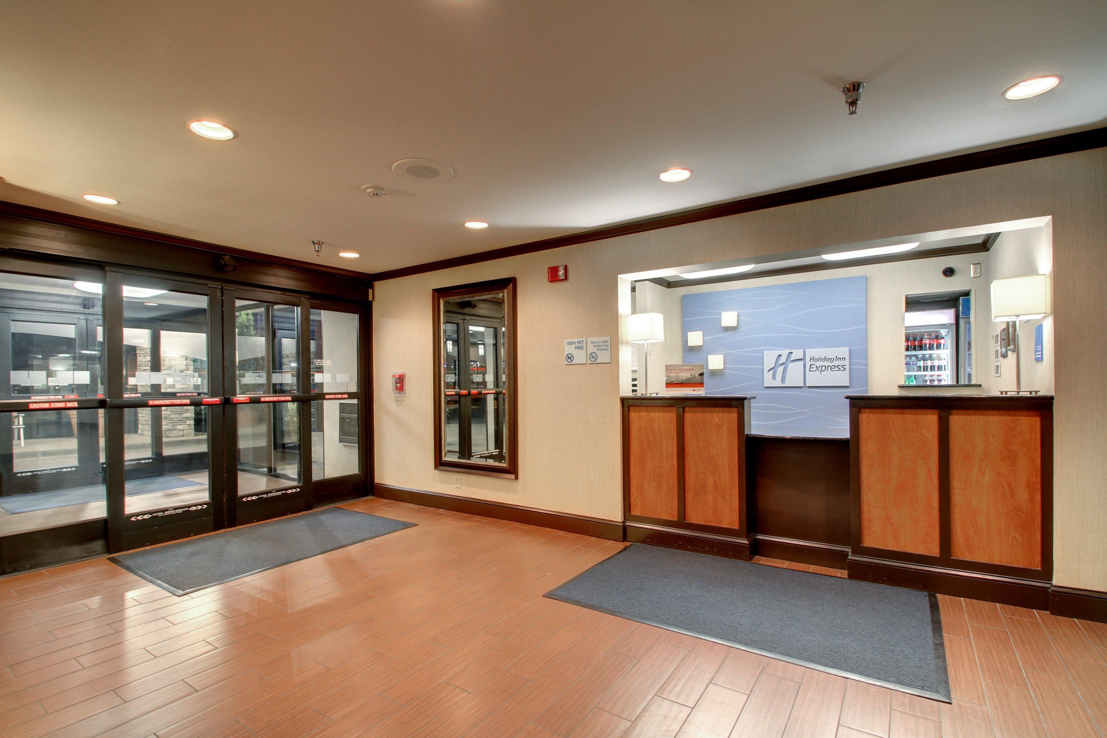 Holiday Inn Express Hotel Fort Campbell-Oak Grove By Ihg Eksteriør bilde