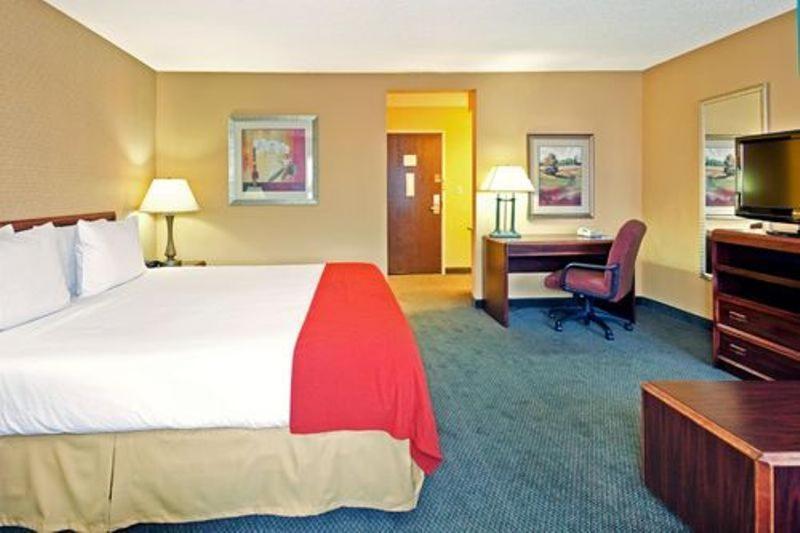 Holiday Inn Express Hotel Fort Campbell-Oak Grove By Ihg Rom bilde